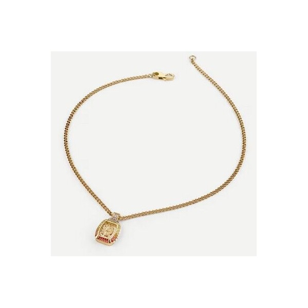 Colgante Guess Caballero Lion King Acero Dorado Con Circonitas De Colores Ref: JUMN05033JWYGMCT-U