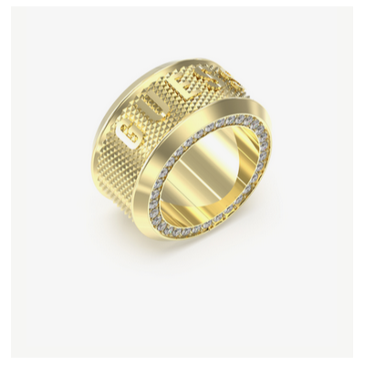 Anillo Guess Caballero Lion King Acero Ip Dorado Logo Guess Circonitas Blancas En Los Costados Talla 62 Ref: JUMR05016JWYG62